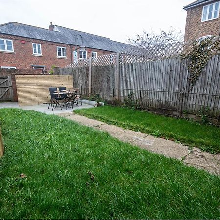 The Becket - Three Bedroom City Centre House With Parking Canterbury Exterior photo