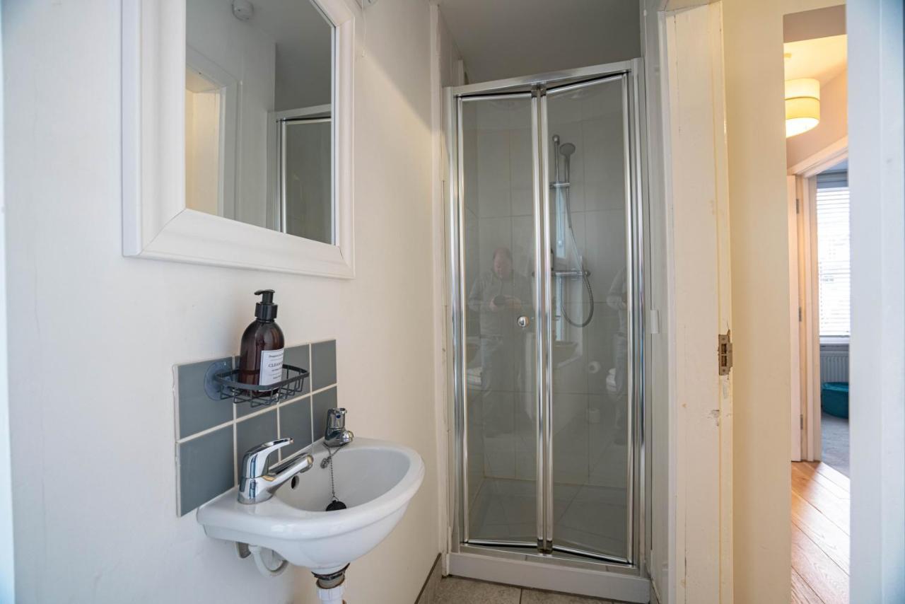 The Becket - Three Bedroom City Centre House With Parking Canterbury Exterior photo