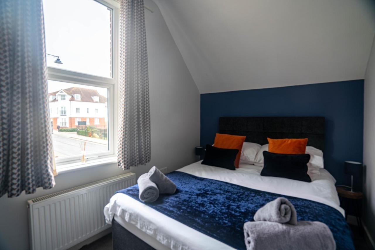 The Becket - Three Bedroom City Centre House With Parking Canterbury Exterior photo