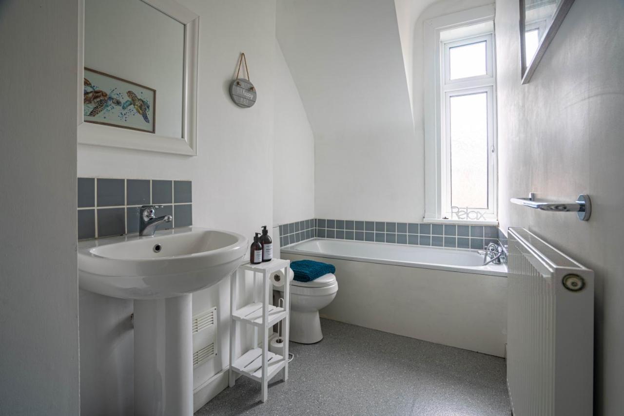 The Becket - Three Bedroom City Centre House With Parking Canterbury Exterior photo